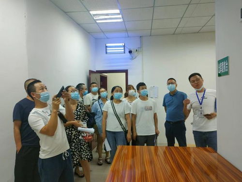 一學二看三講 萬源市市場監管局扎實開展醫療器械宣傳周活動 聚焦醫藥教學器材安全使用